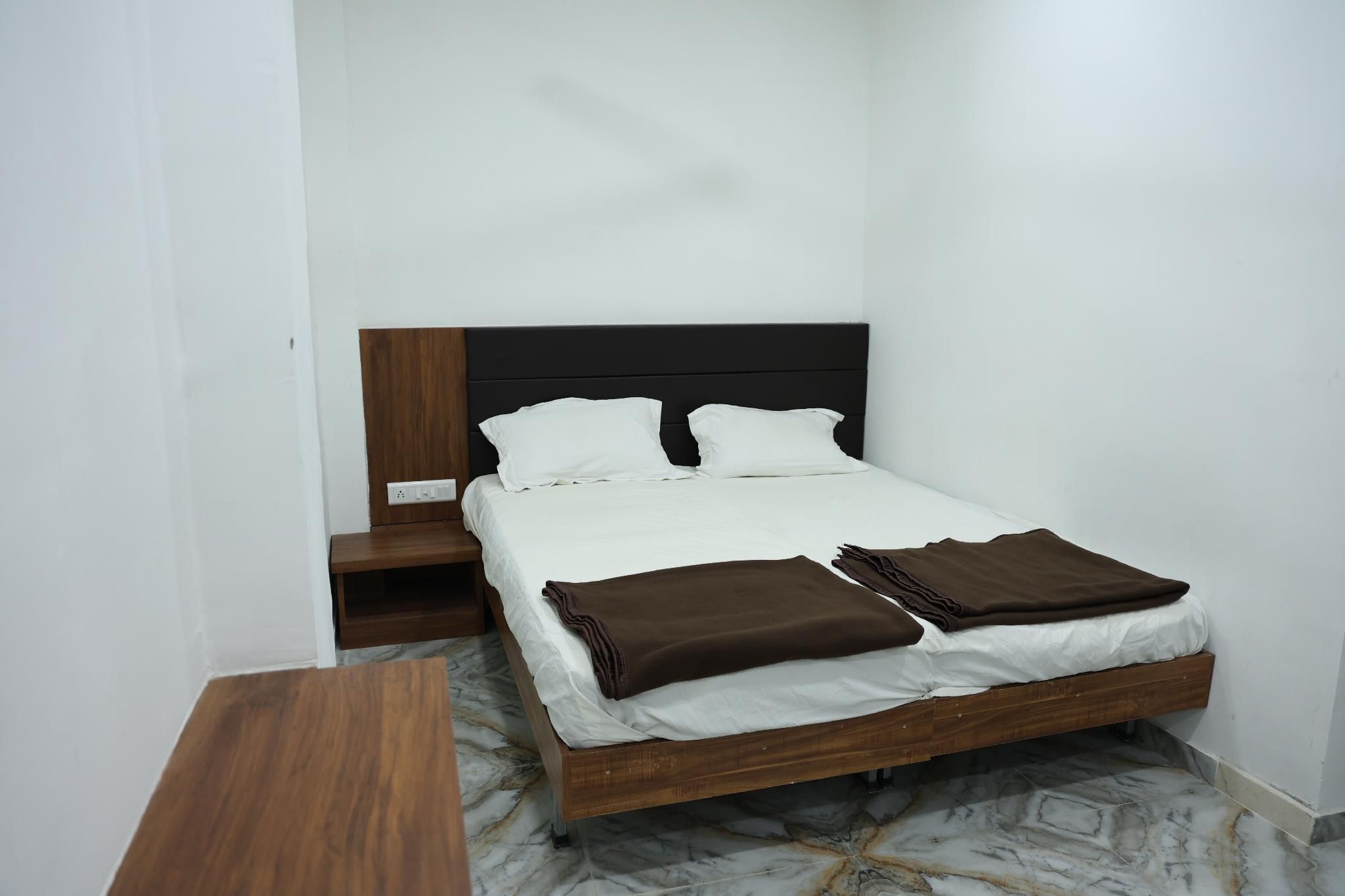 Hotel Aaram Kalupur Non - AC Standard Room 2