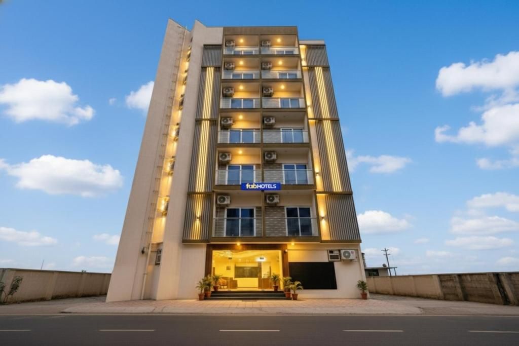 FabHotel Royal Suites I - Outer Ring Road, Bellandur