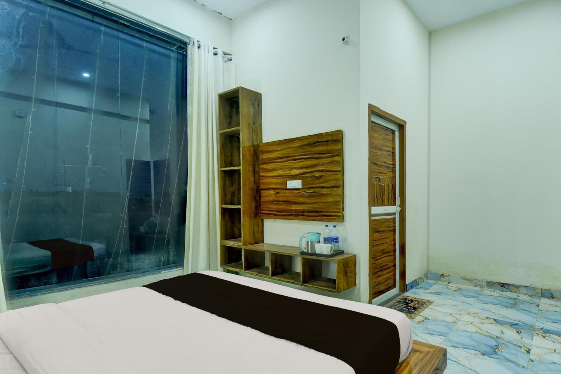 Hotel O by OYO The Suresh Mahal Resort