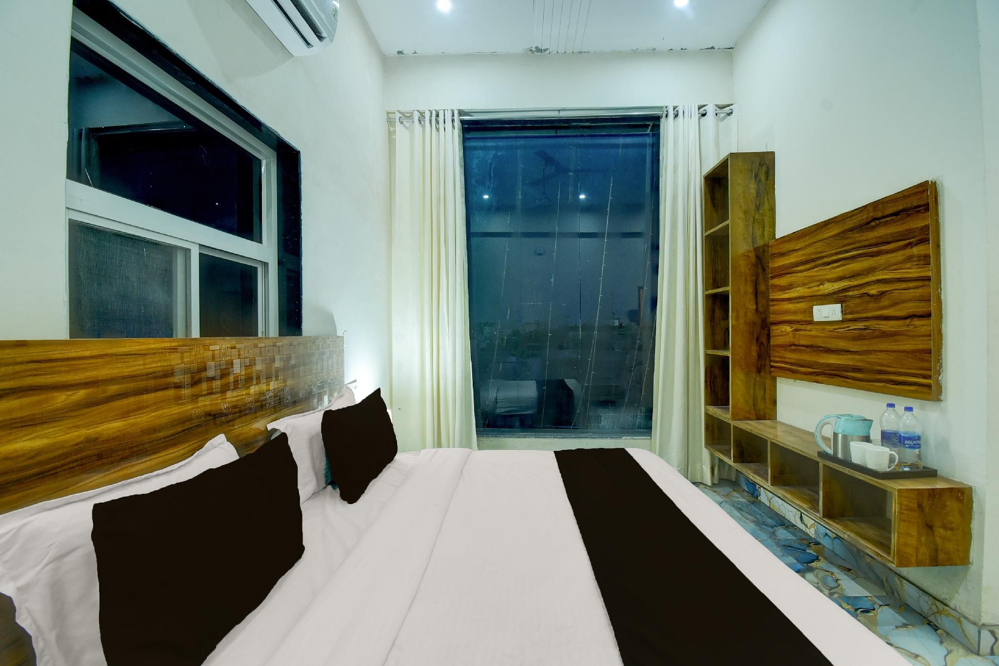 Hotel O by OYO The Suresh Mahal Resort