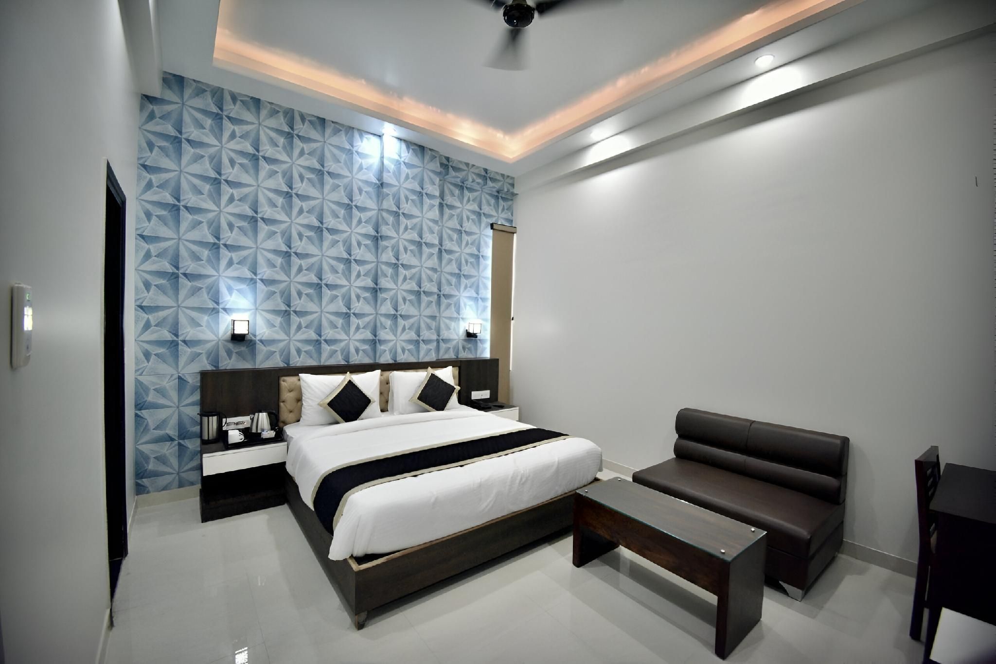 Hotel Indra Palace 