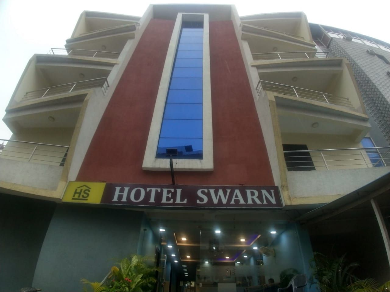 Swarna Hotel