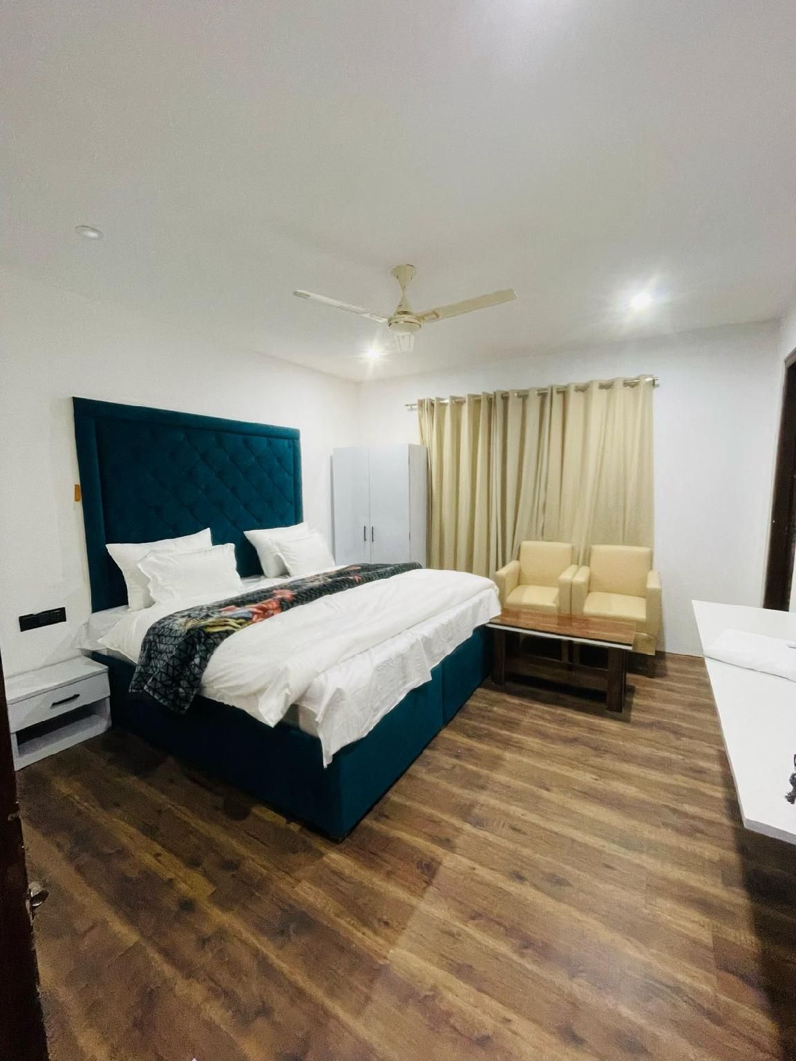 Tolstoy inn Twin Room