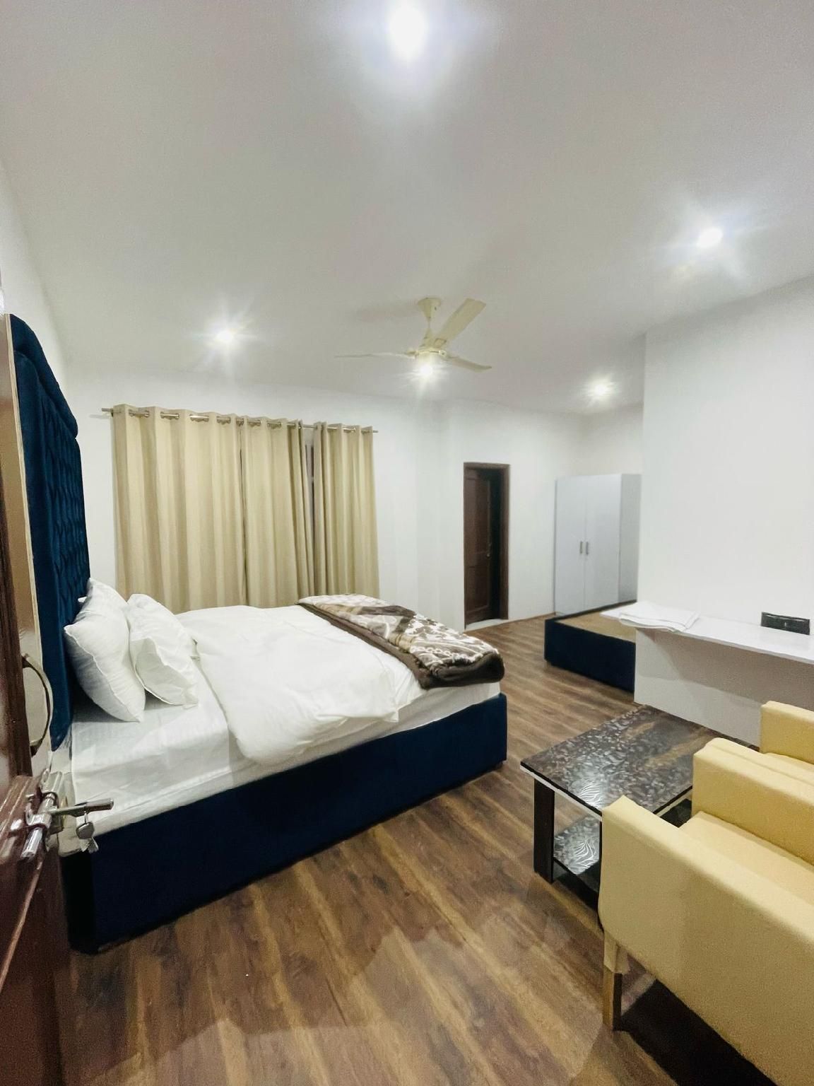 Tolstoy inn Twin Room 2