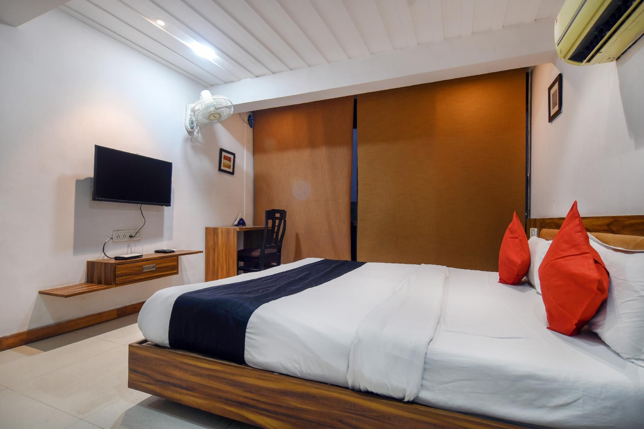 The Cliff Hotel Standard Room 2