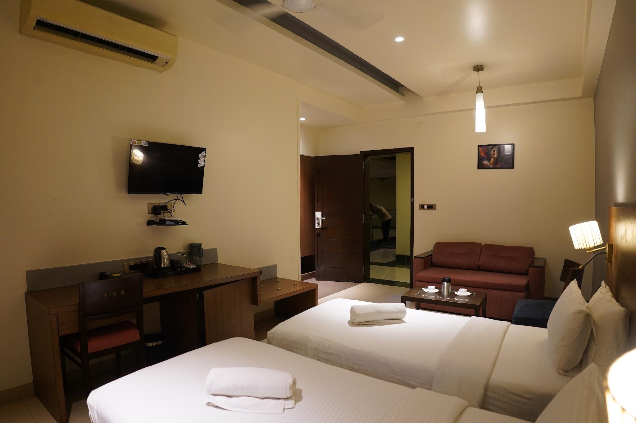 Hotel Sadanand Regency - Newly Renovated Executive Deluxe 3