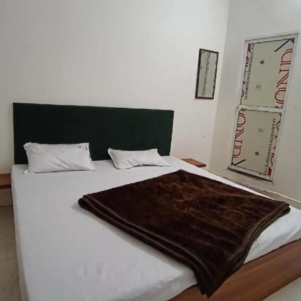 Goroomgo Shree Ram Kuti Homestay Ujjain Standard Double Air-Conditioning 2