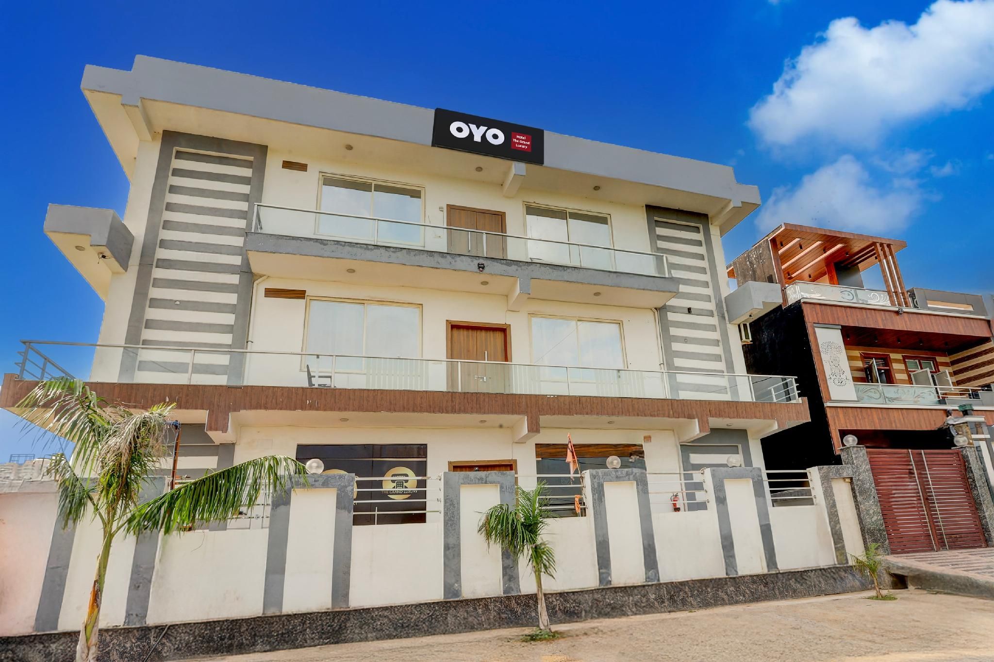 Hotel O The Grand Luxury