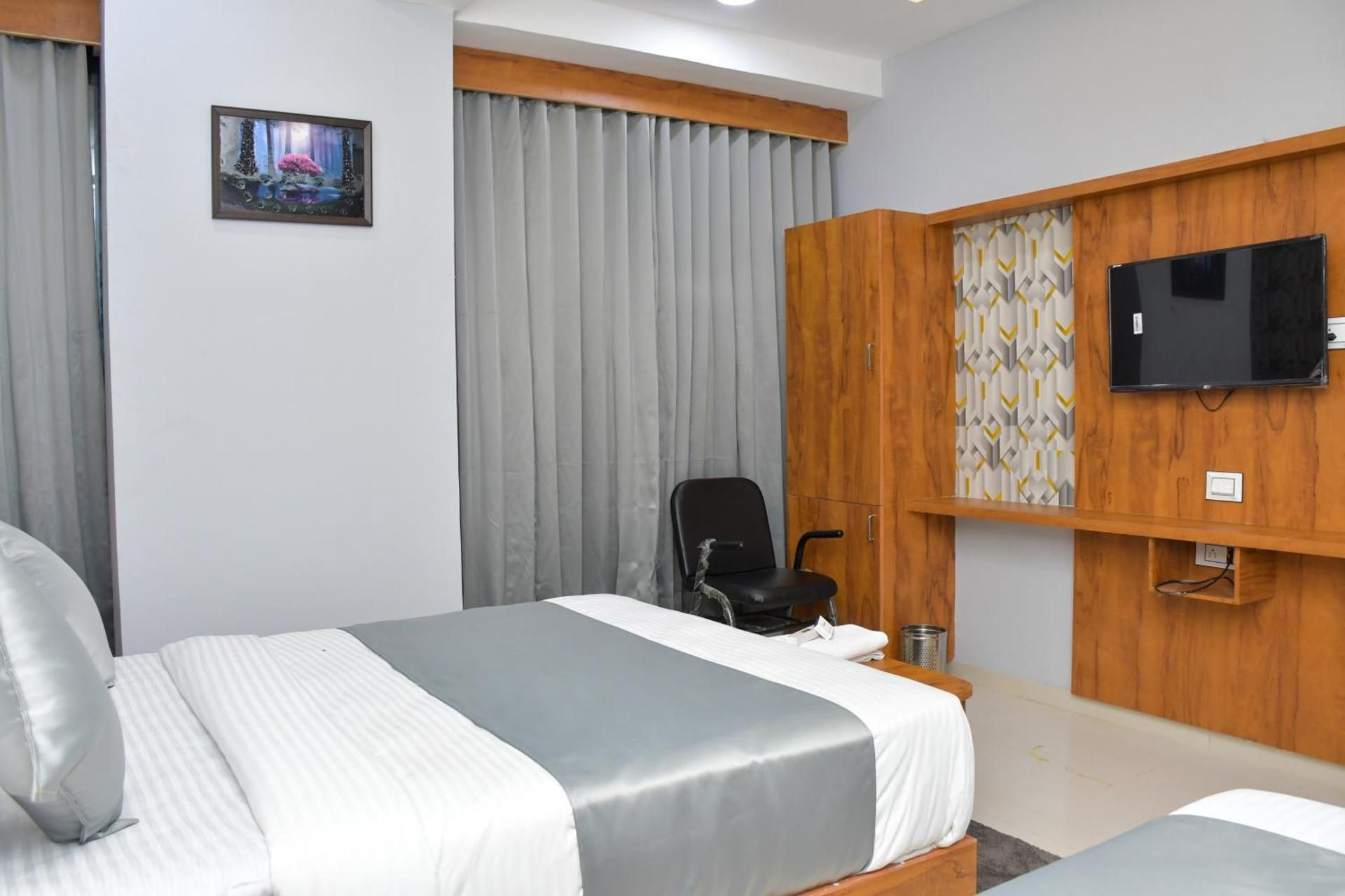 Shared lounge/TV area