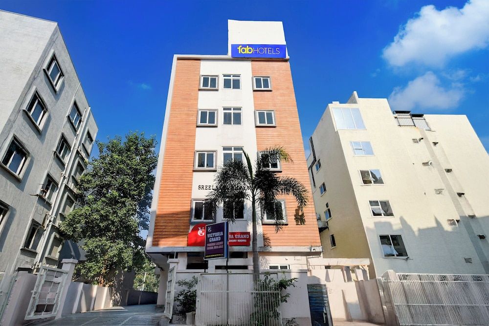 Fabhotel Victoria Grand