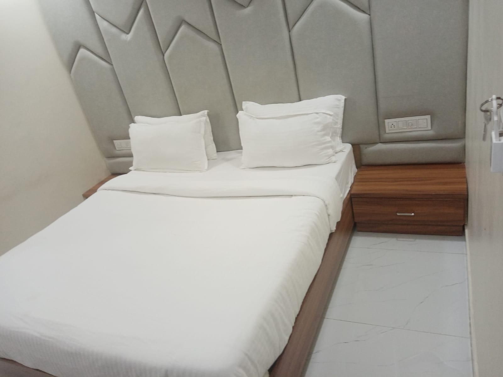 Hotel Surbhi Inn Double Room