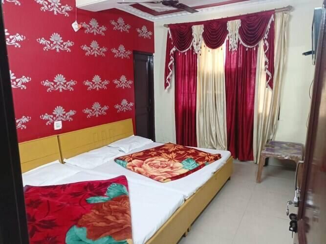 Hotel Rishu Palace