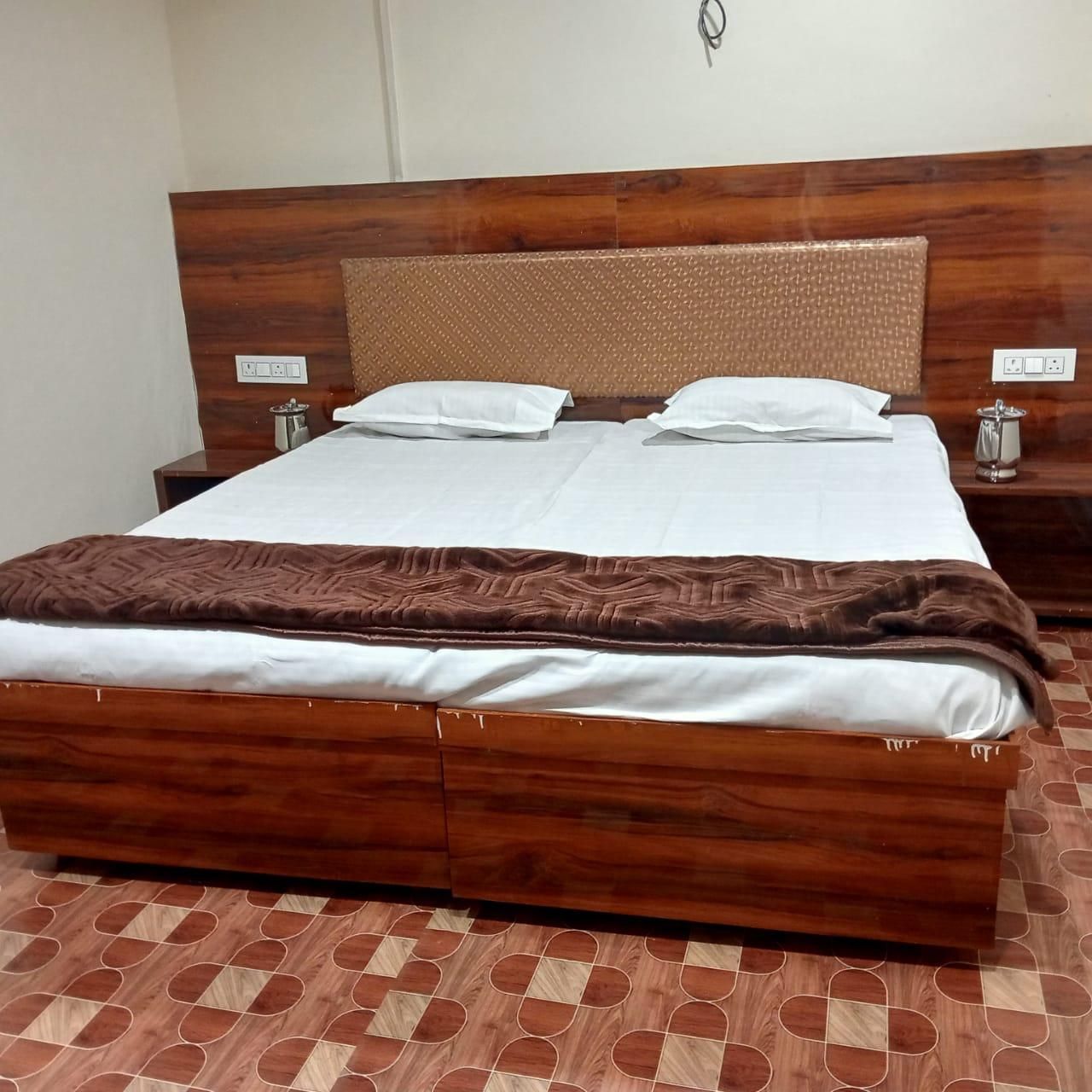 Shri Datta Homestay Double Bed - AC Room 3