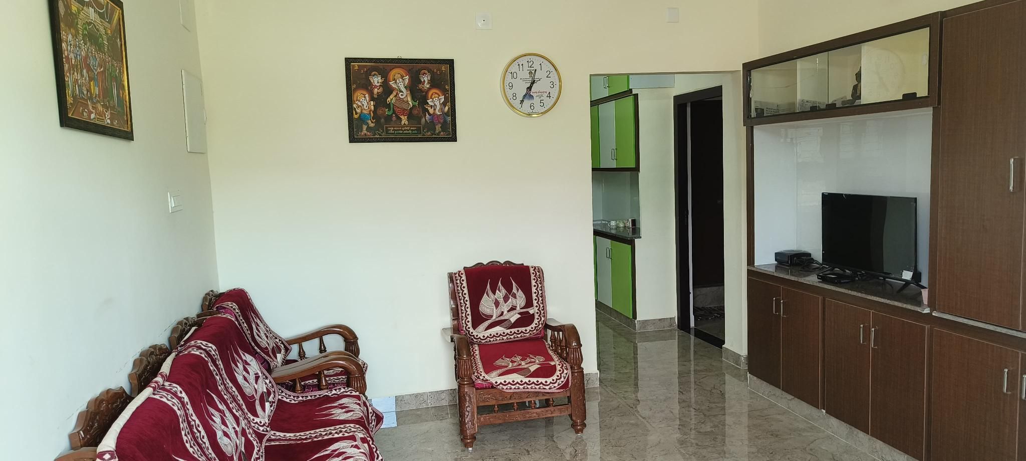 Shared lounge/TV area