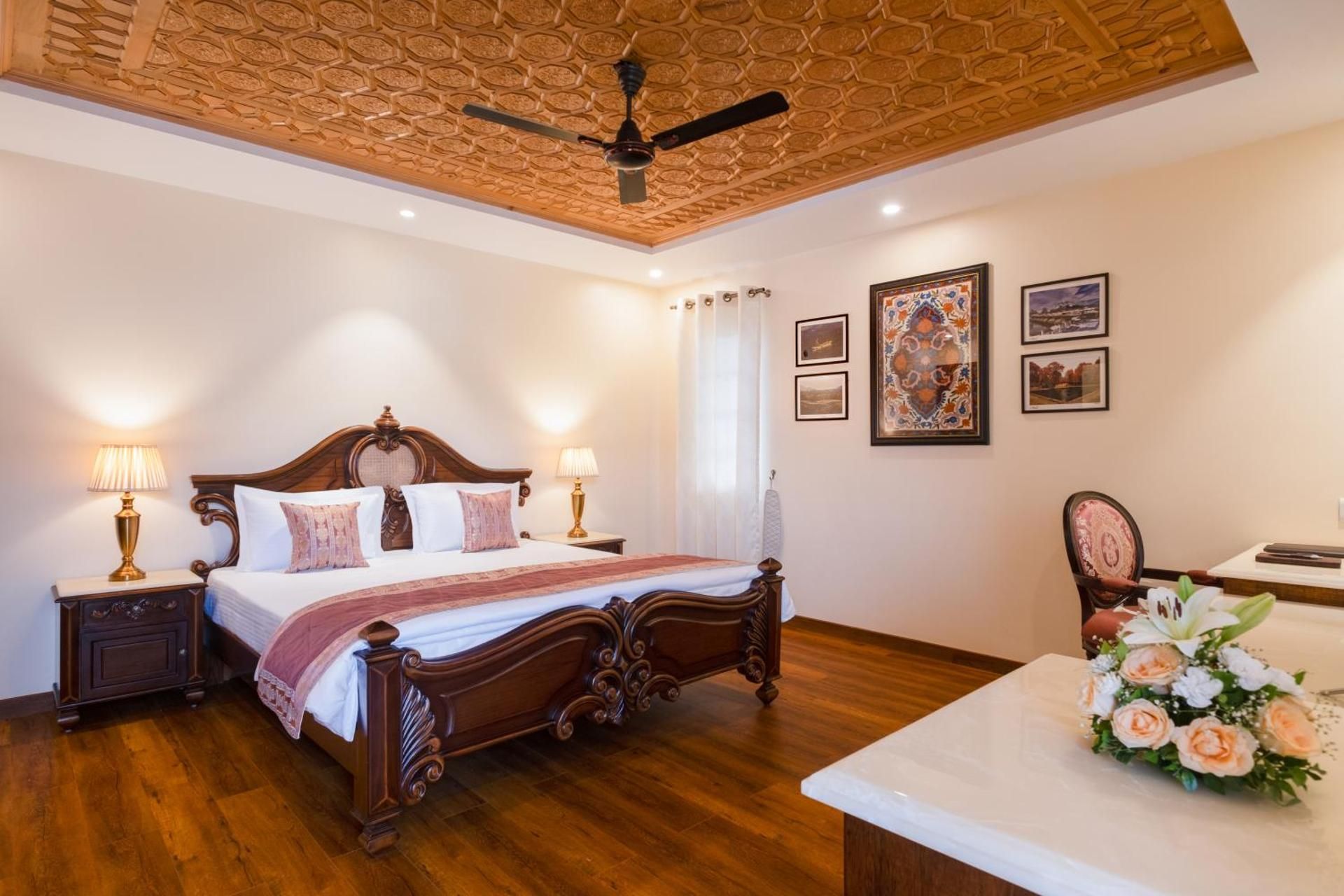 Moghal Mahal Resort Rajbagh Srinagar Standard Room