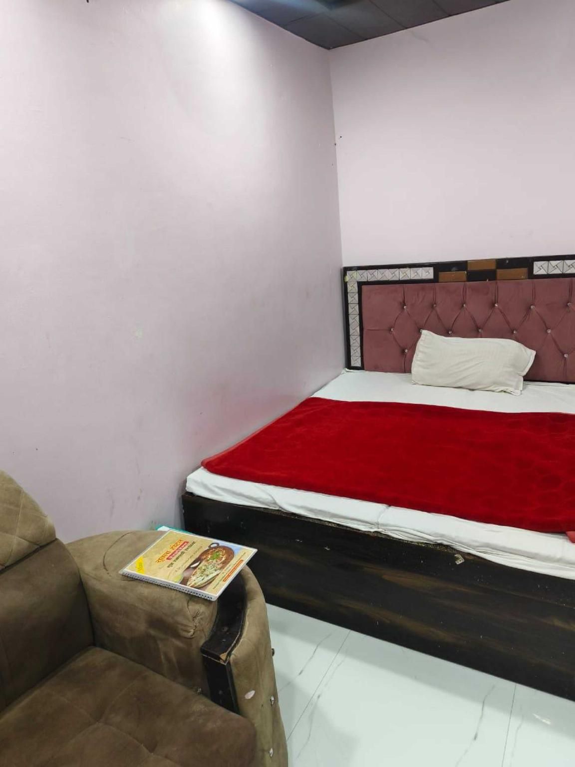 SHUKLA HOTEL Single Non-AC 2