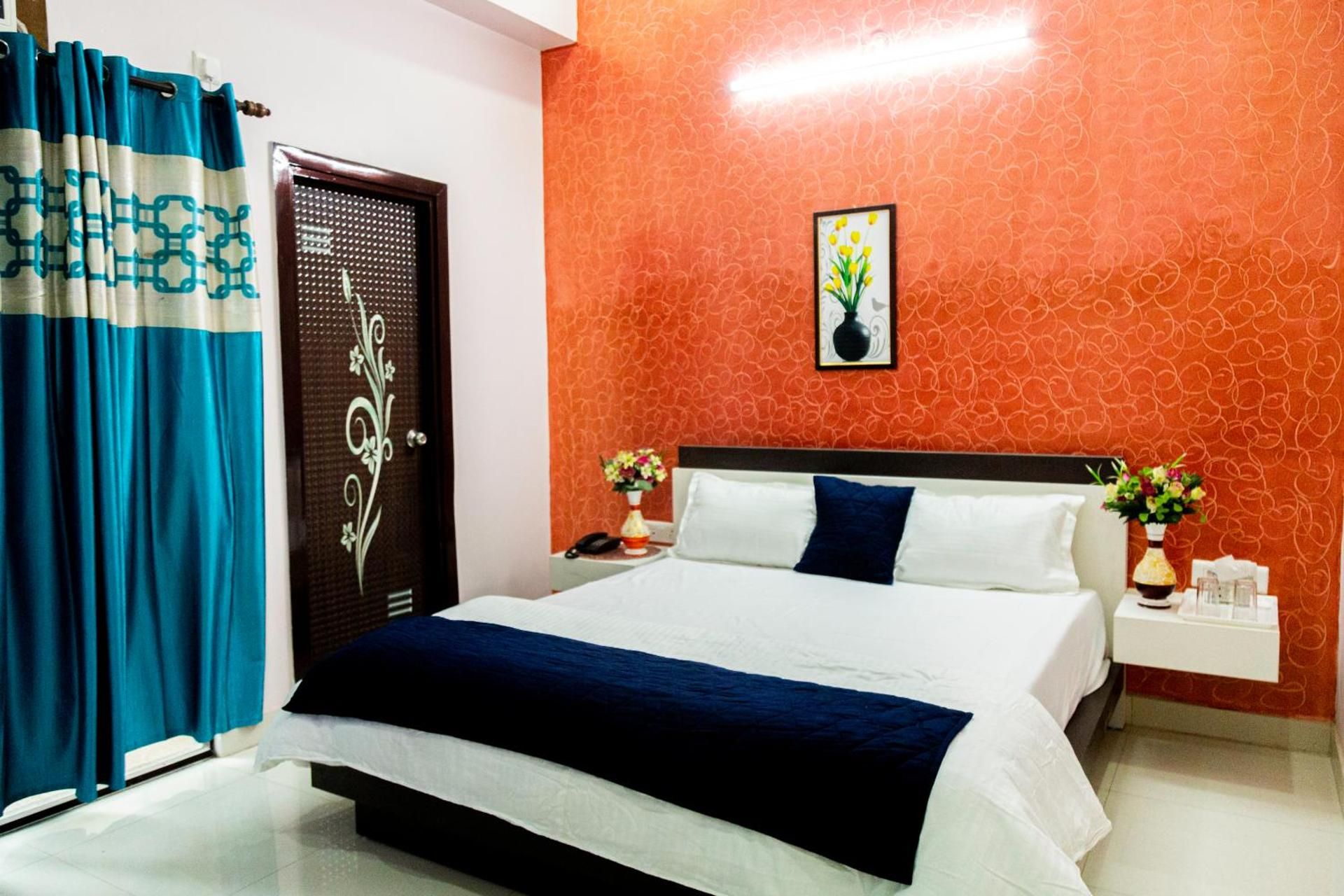 Jagdambey Hotel Deluxe 2