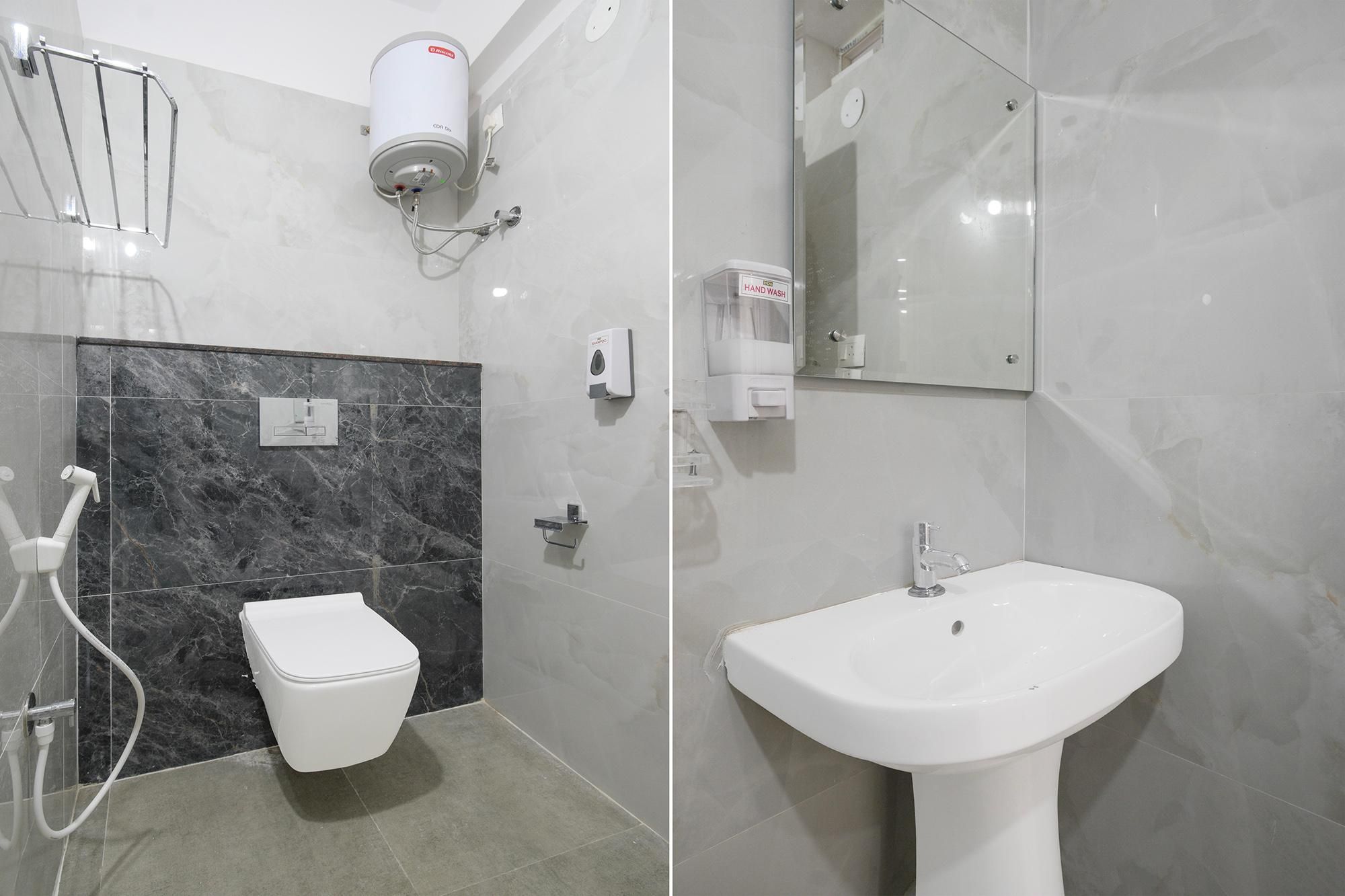 Fabhotel Dharani Grand Madhapur Deluxe Room 3