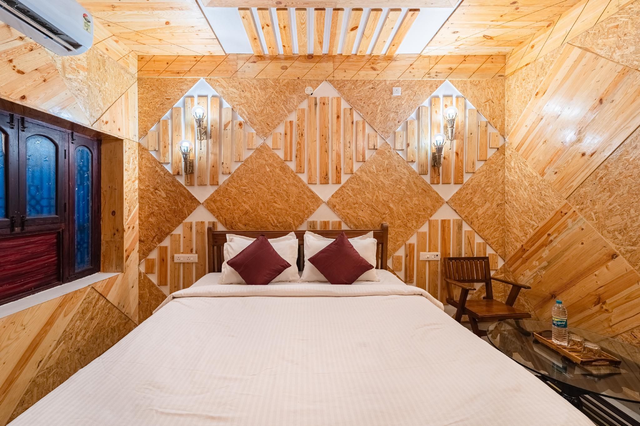 Rebel De Pondicherry Terrace Cosy Room