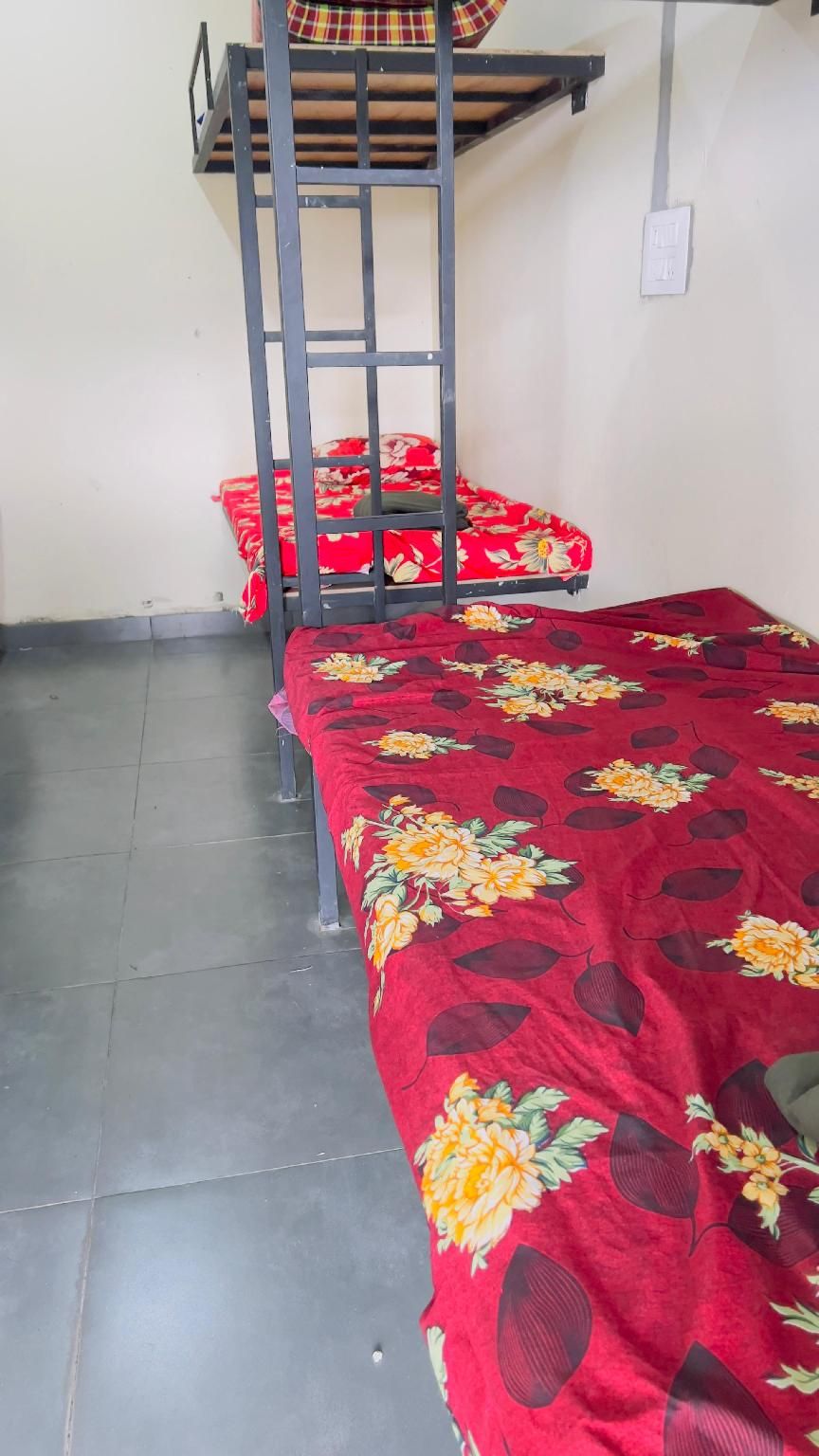 Azay Luxurious Apartment Dorm Bed 3