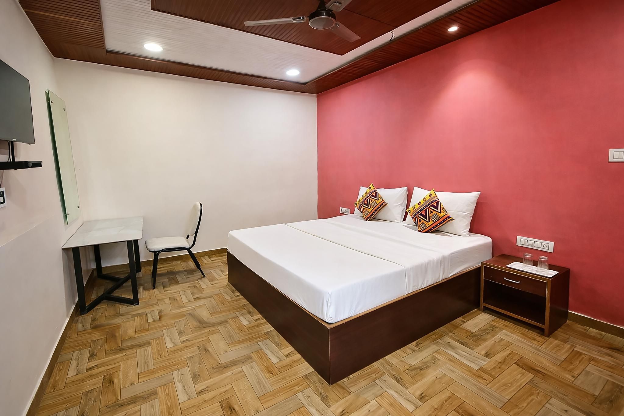 Rudraksha Inn Deluxe AC Room