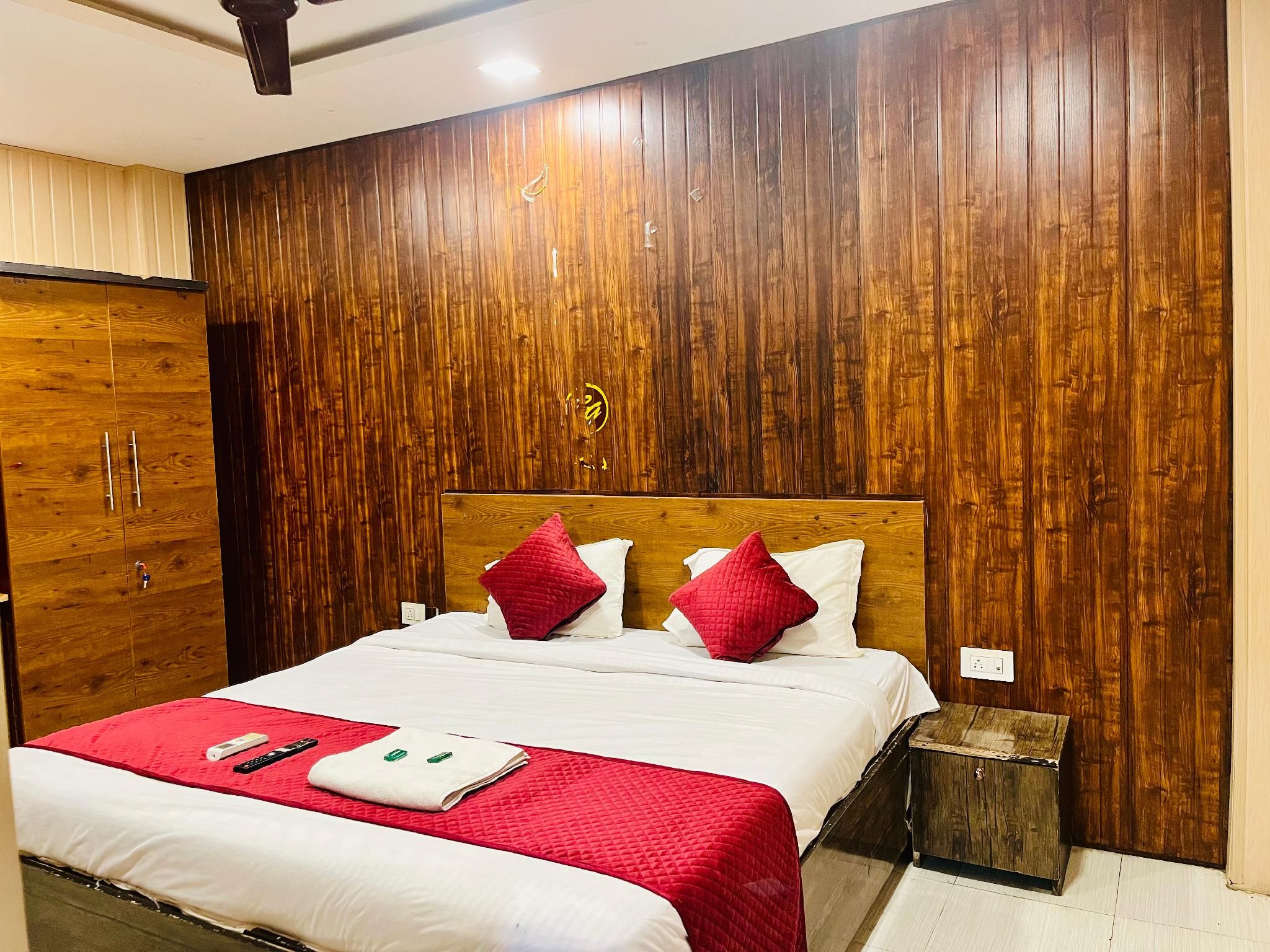 Hotel Nova Stay Indore Deluxe AC Room 3