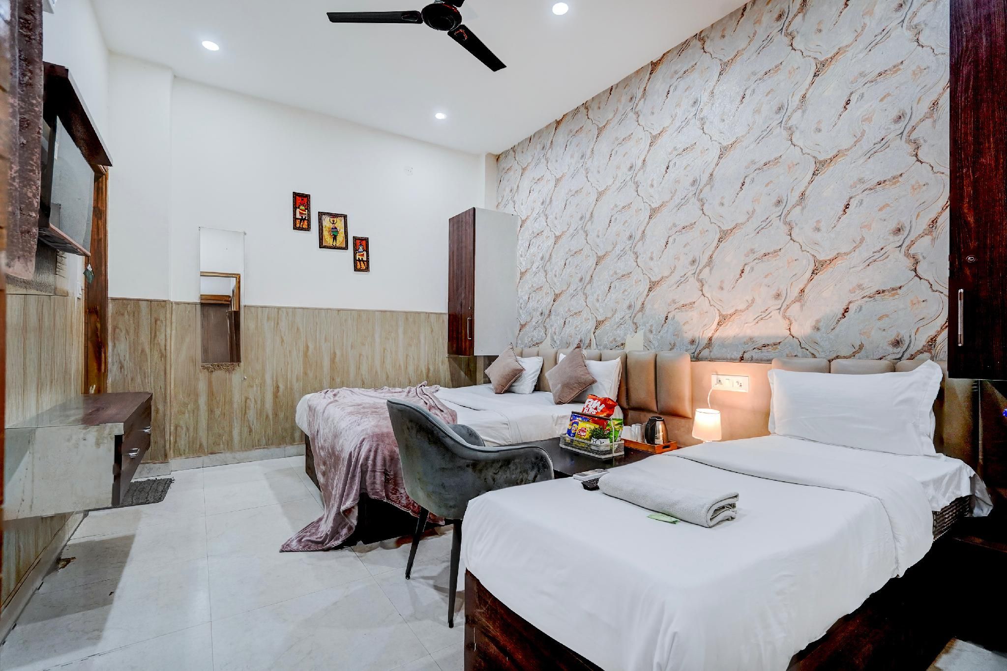 Restin Hotels near Botanical garden  Deluxe 2
