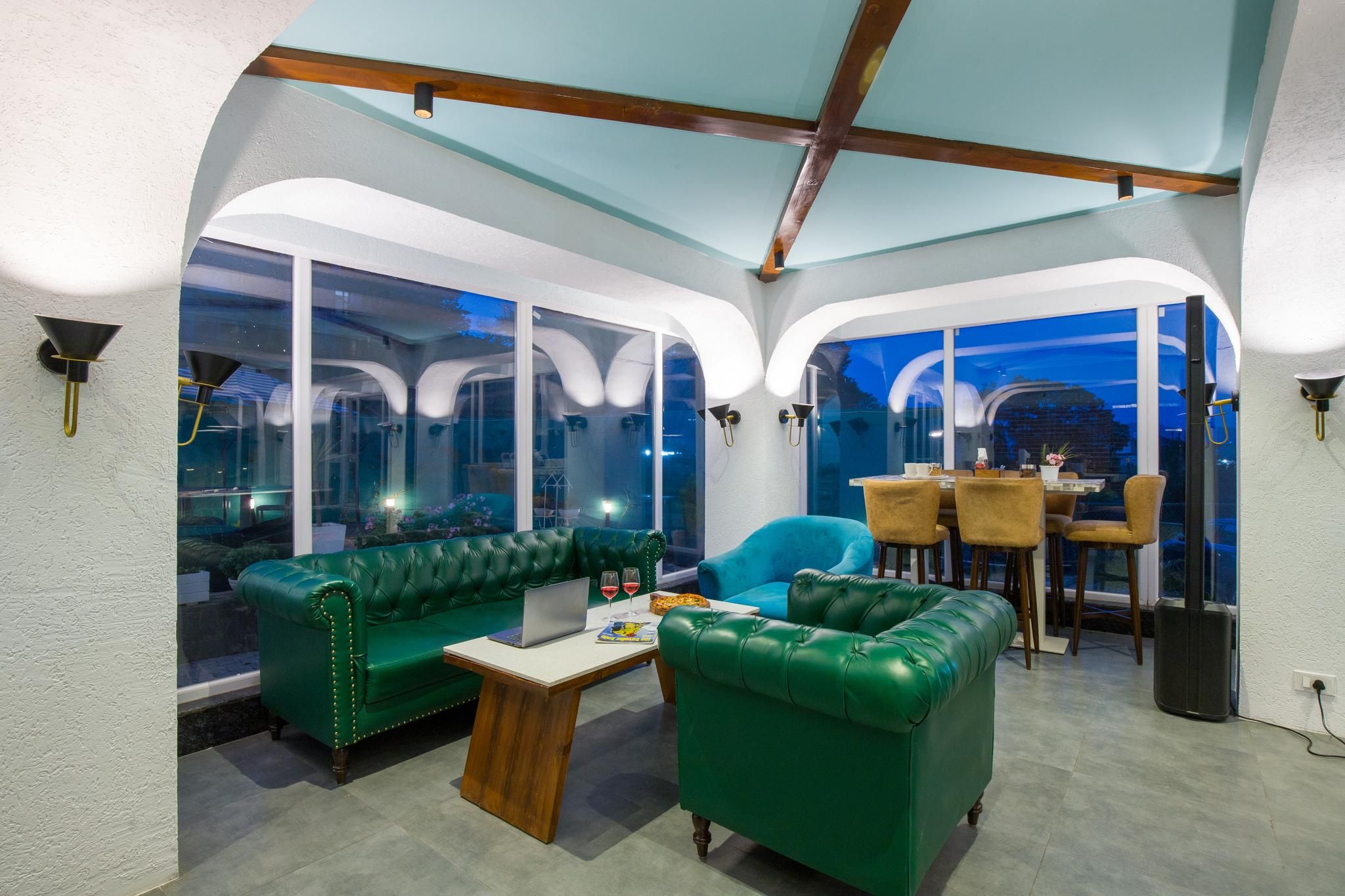 Alaya Stays Live Life 2BHK Apartment in Kasauli