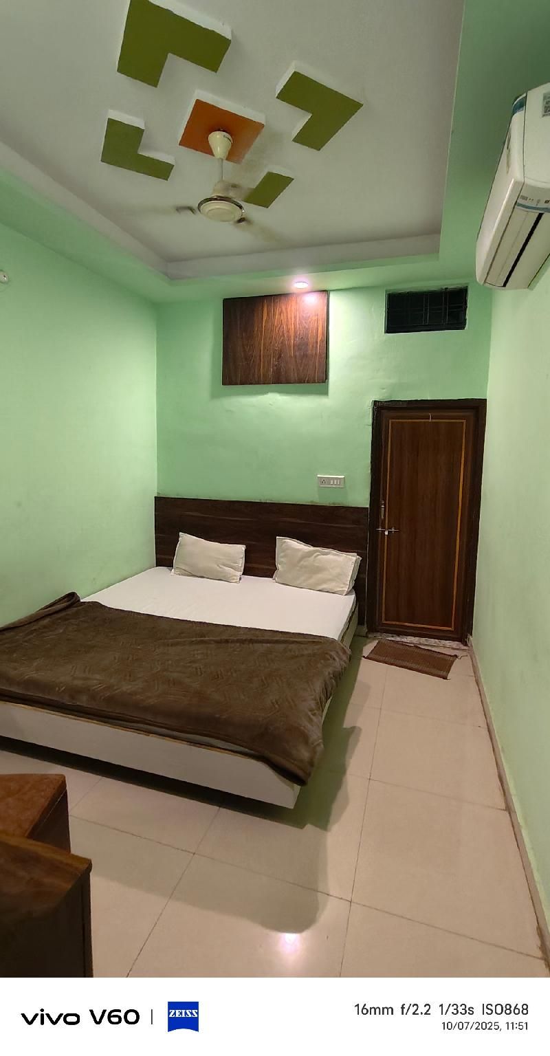 Kavya Home stay King Room with Balcony