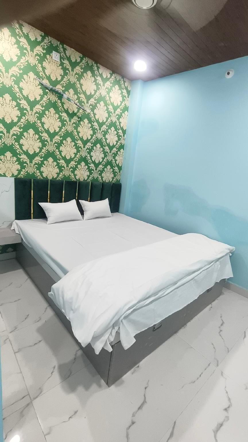 Kavya Home stay King Room with Balcony 2