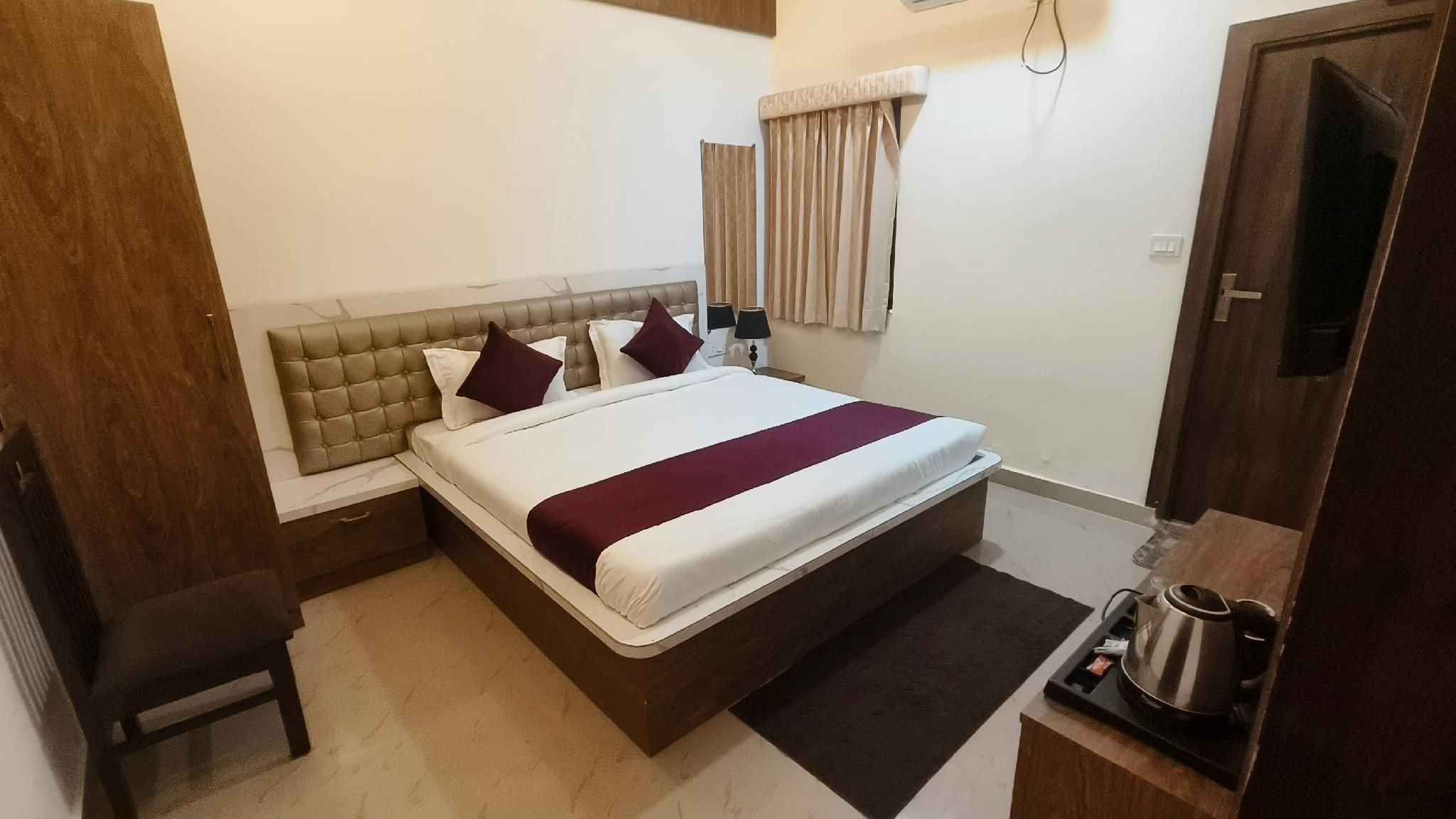 Prem Villas Homestay Deluxe Double Bedroom