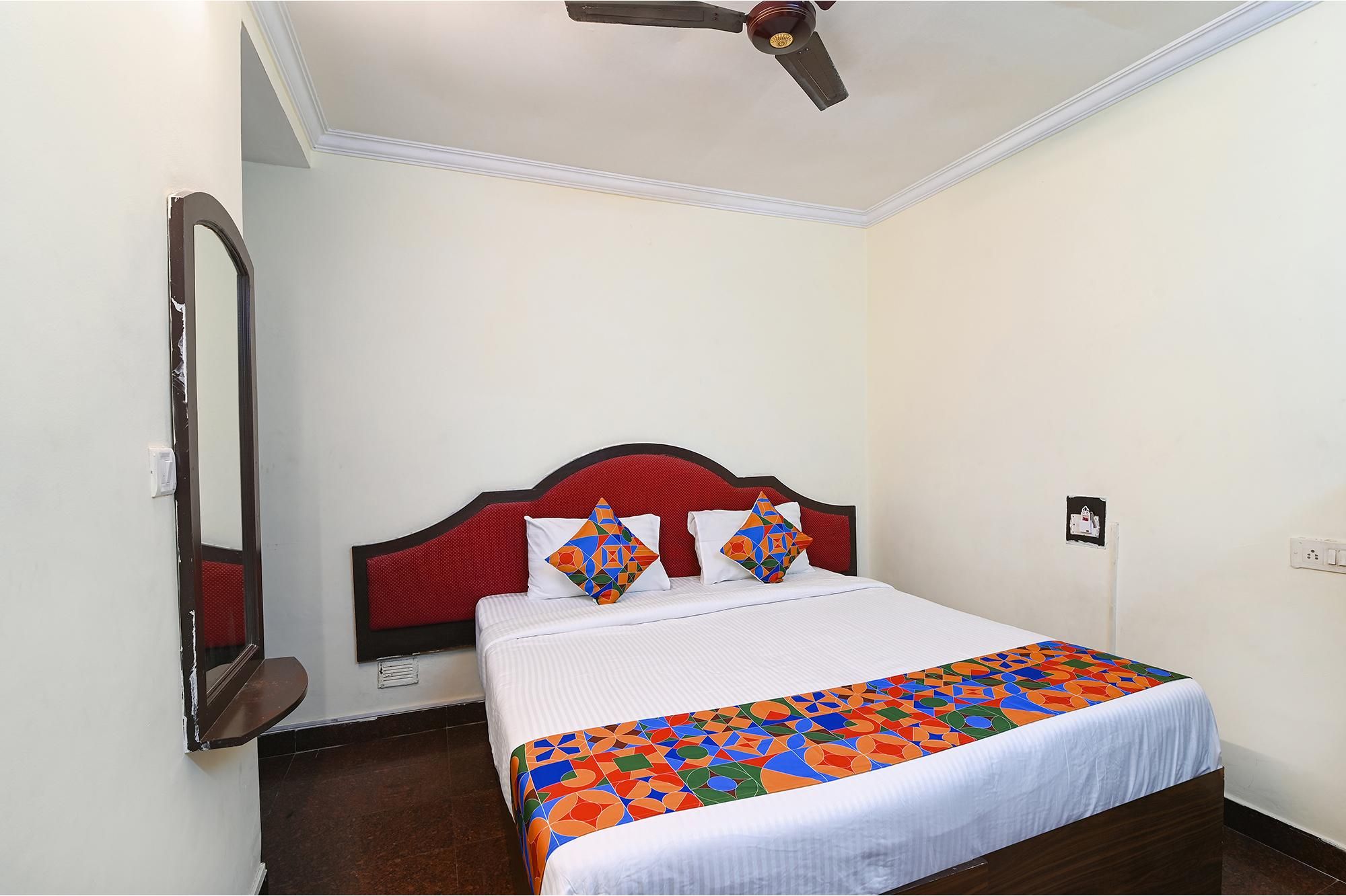 FabHotel Neethu Residency, 900M from SRM University Ramapuram Deluxe Room 2