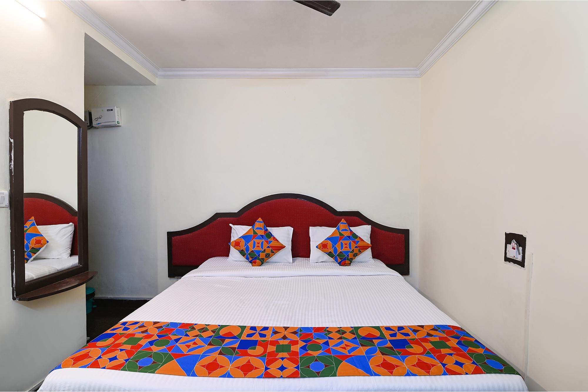 FabHotel Neethu Residency, 900M from SRM University Ramapuram Deluxe Room 3