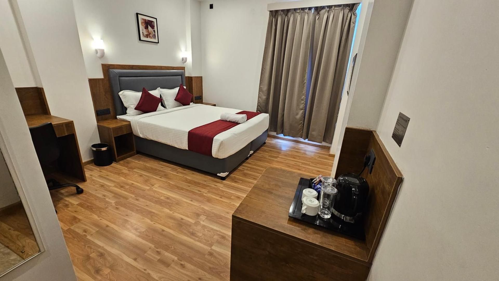 INDIANA HILLS Deluxe Double or Twin 3