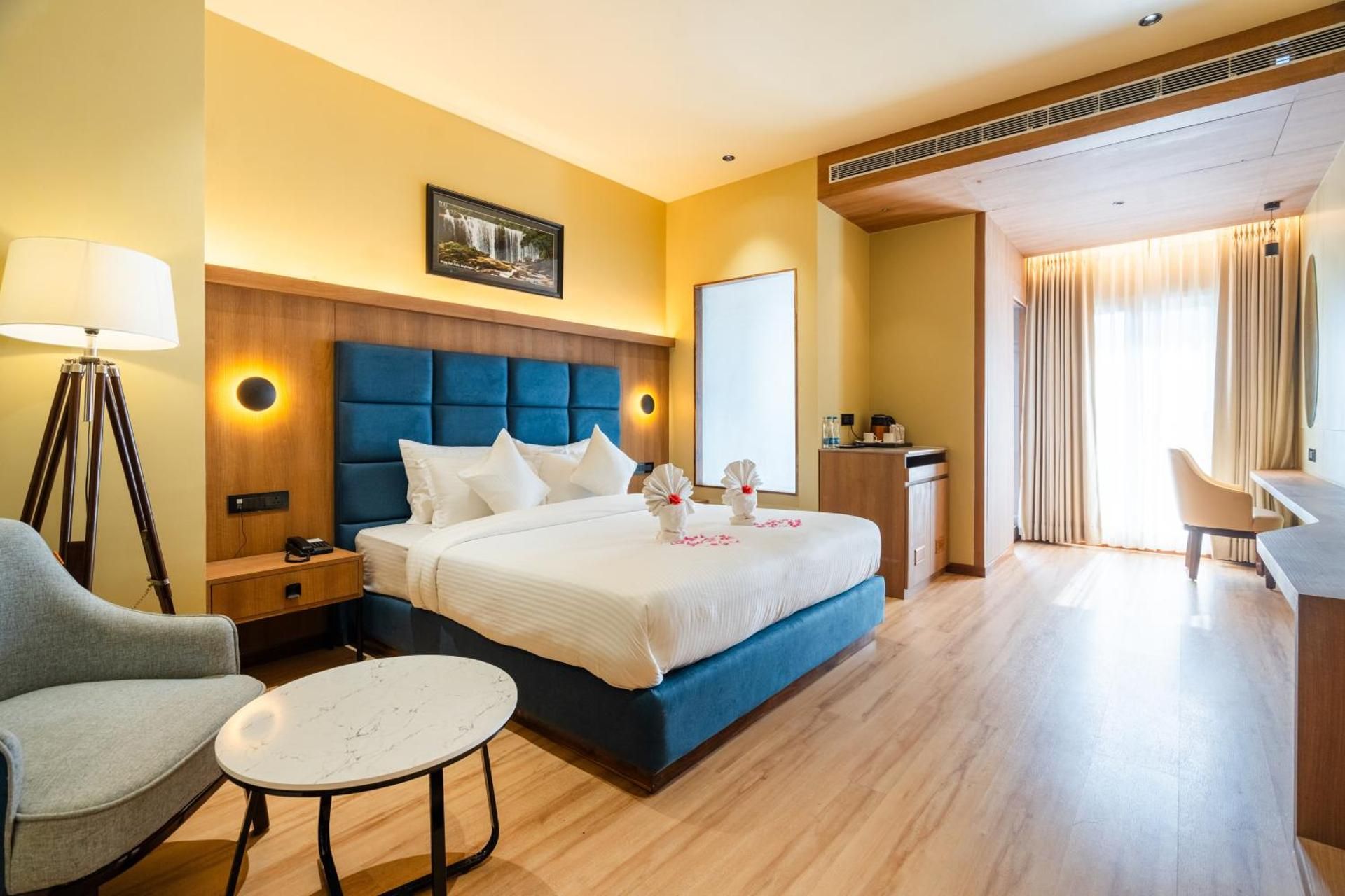 The White Rock Inn & Dine Super Deluxe 2