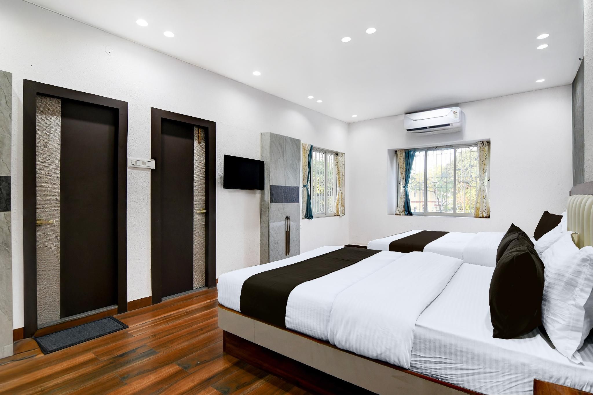 Hotel O Aditi Guest House Classic Triple Room 2