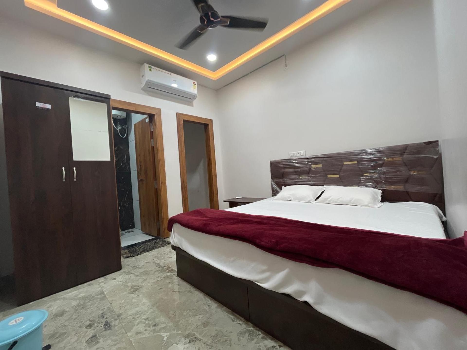 Hotel Dev Manoram Palace  Standard Non AC Room