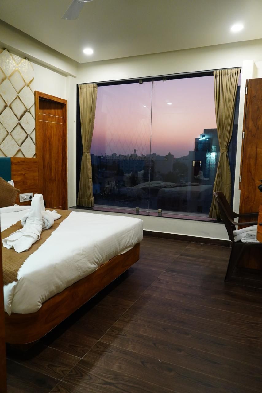 Hotel vraj palace Premium Room 2