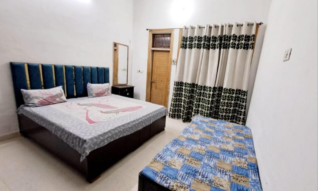 Lord Krishna Home Stay Mathura, Mathura