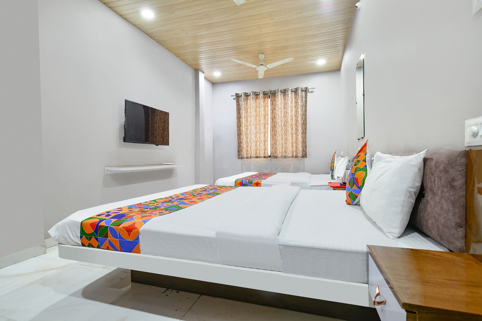 Via Kanha Palace Family Room 2