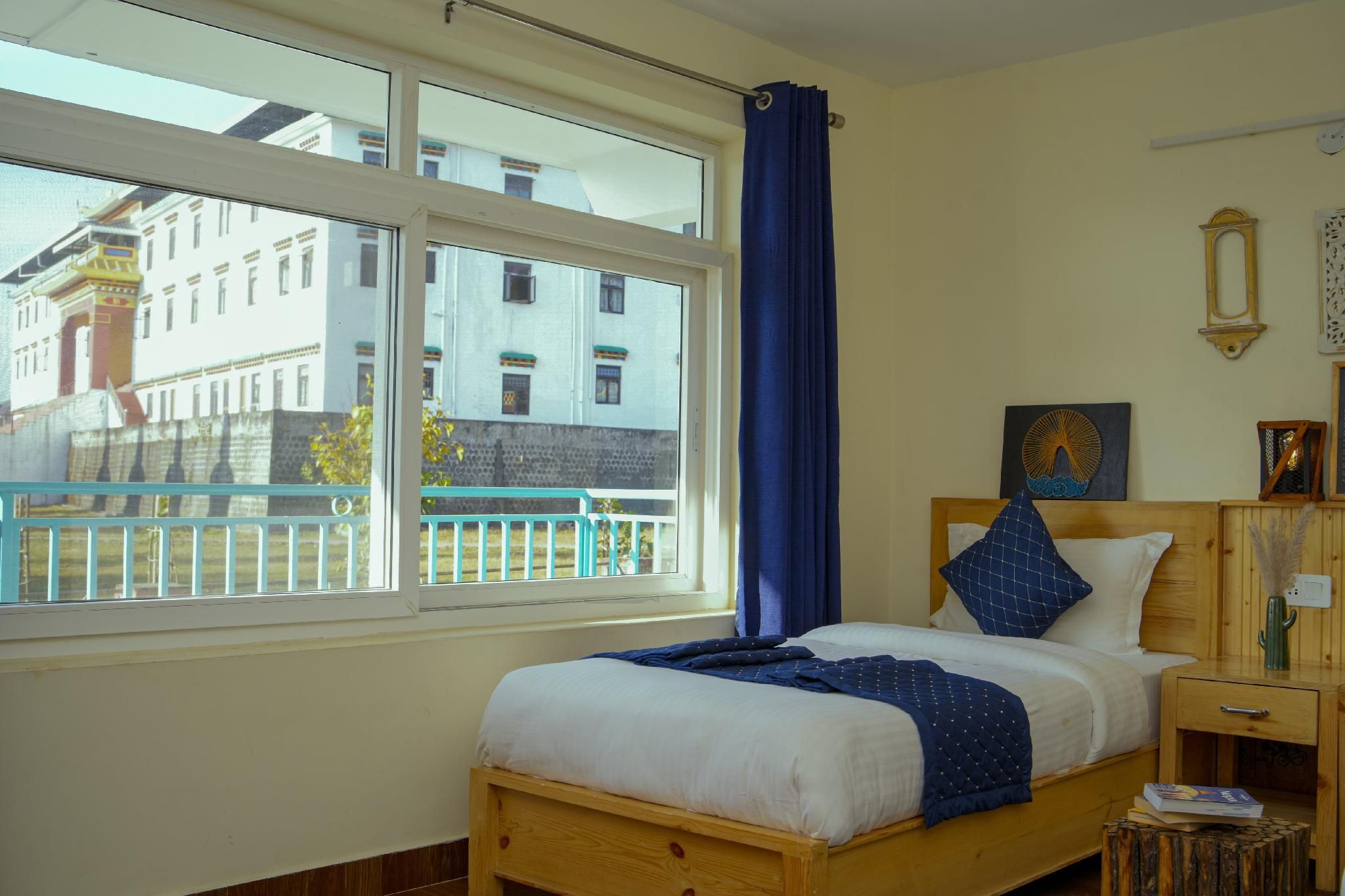 Bed in 2 Bed Mixed Dormitory