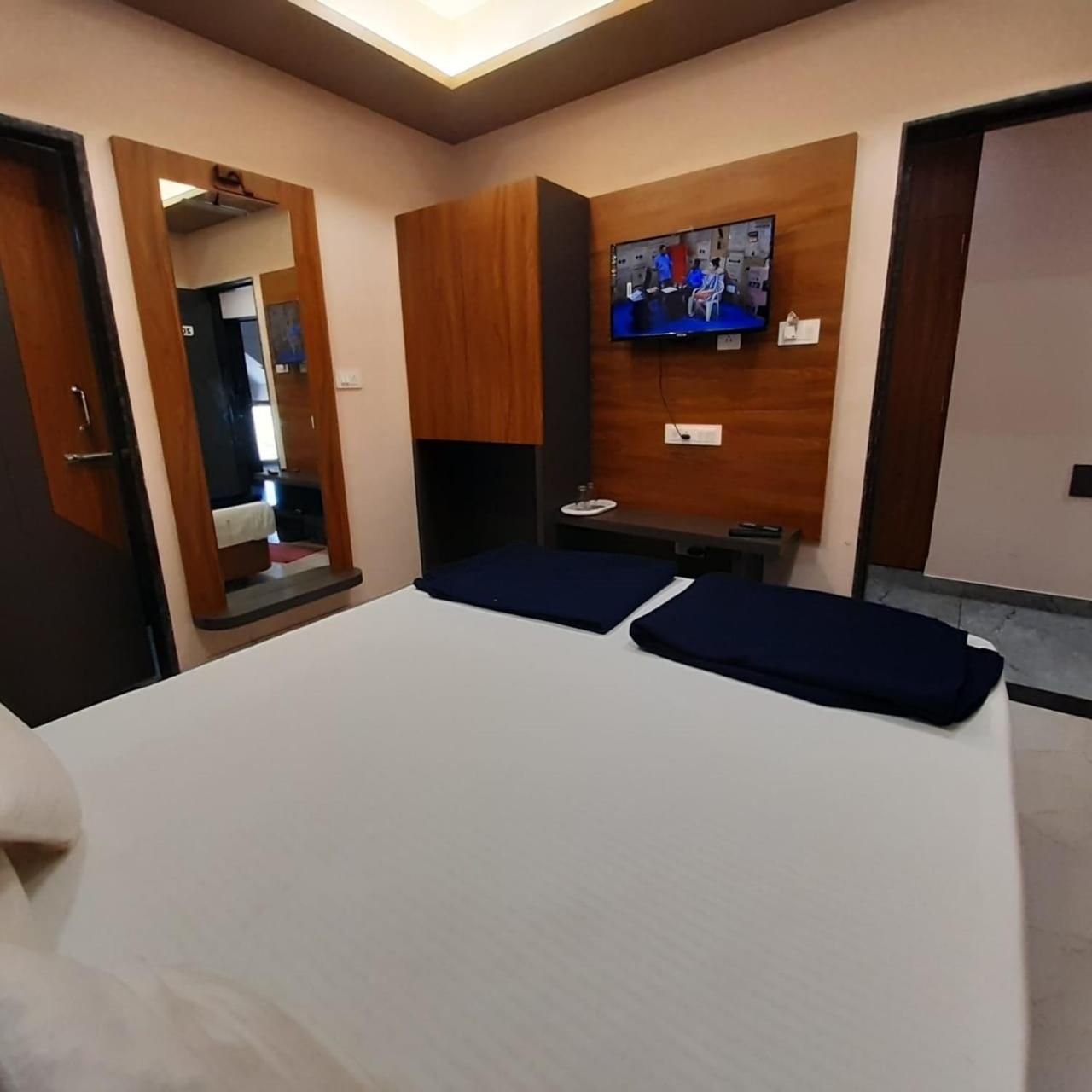 Hotel Purushottam Dwarka Gujarat Standard Room 2