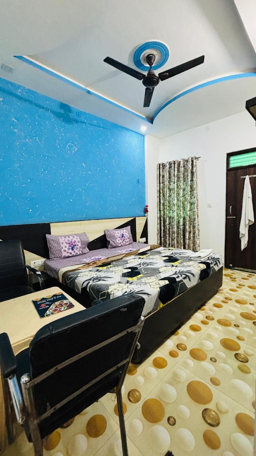 Taj 3 Star Hotel - Near Taj Mahal, Agra Double Room 2