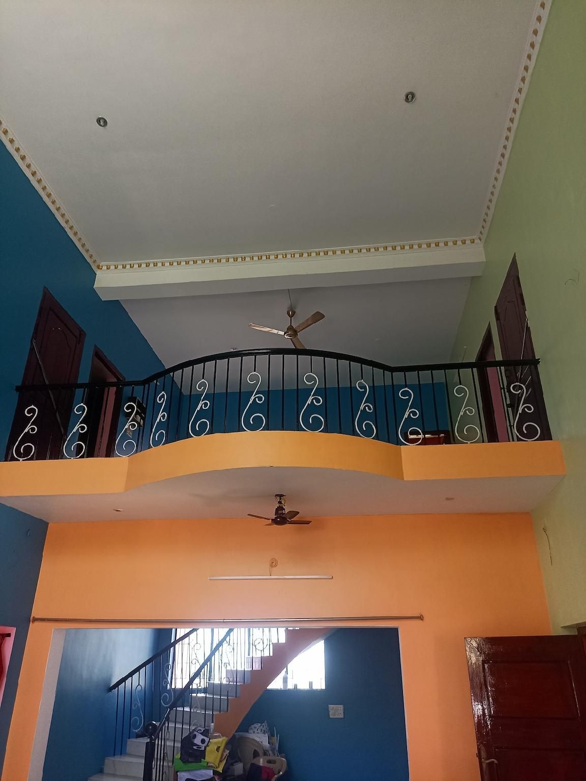 Shared lounge/TV area