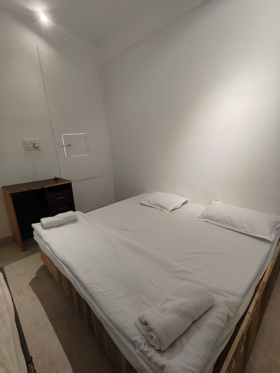 Luxury Sangam Homestay  Budget Double Room Non-AC 3