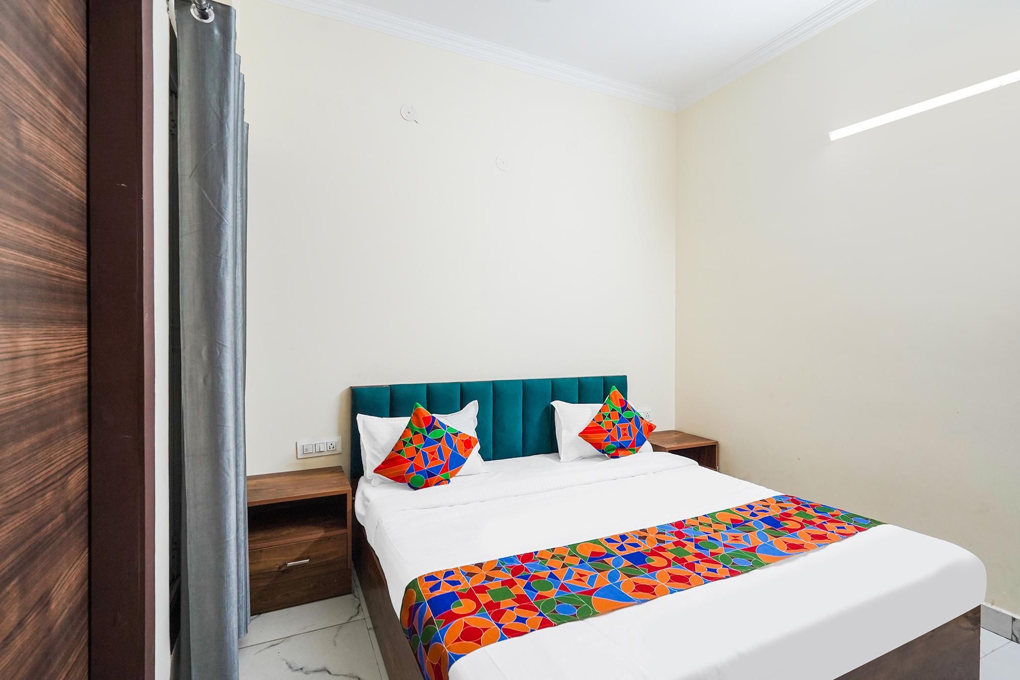 Fabhotel The Glampoint Deluxe Room