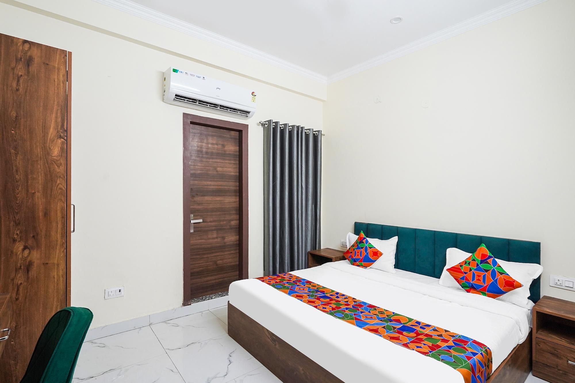 Fabhotel The Glampoint Deluxe Room 2