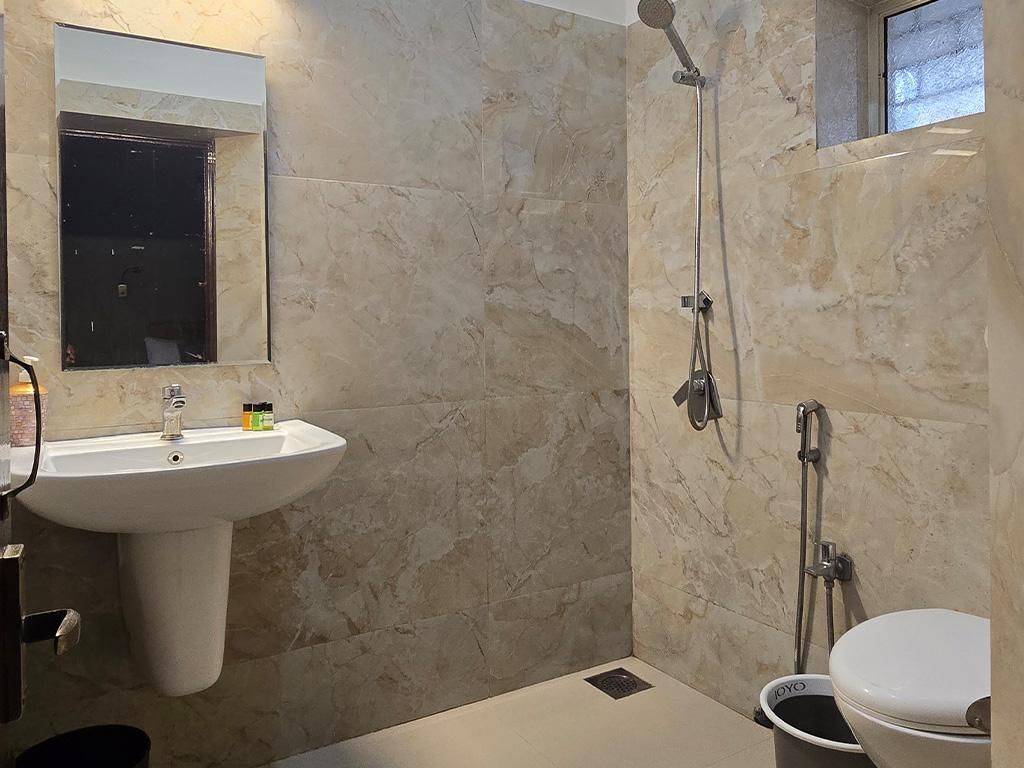 Cottage - 2 Queen Bed - Pool View - Sit Out