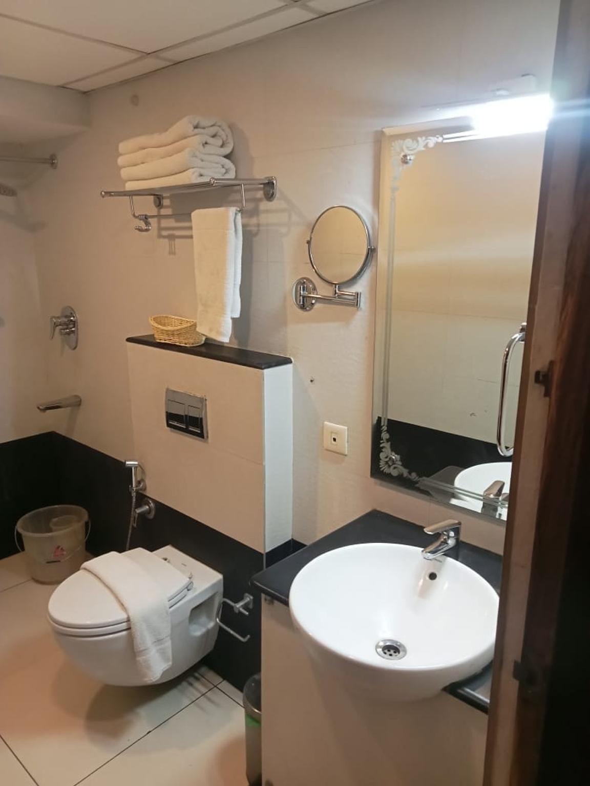 Hotel Indraprastha Thiruvananthapuram Suite Room 3