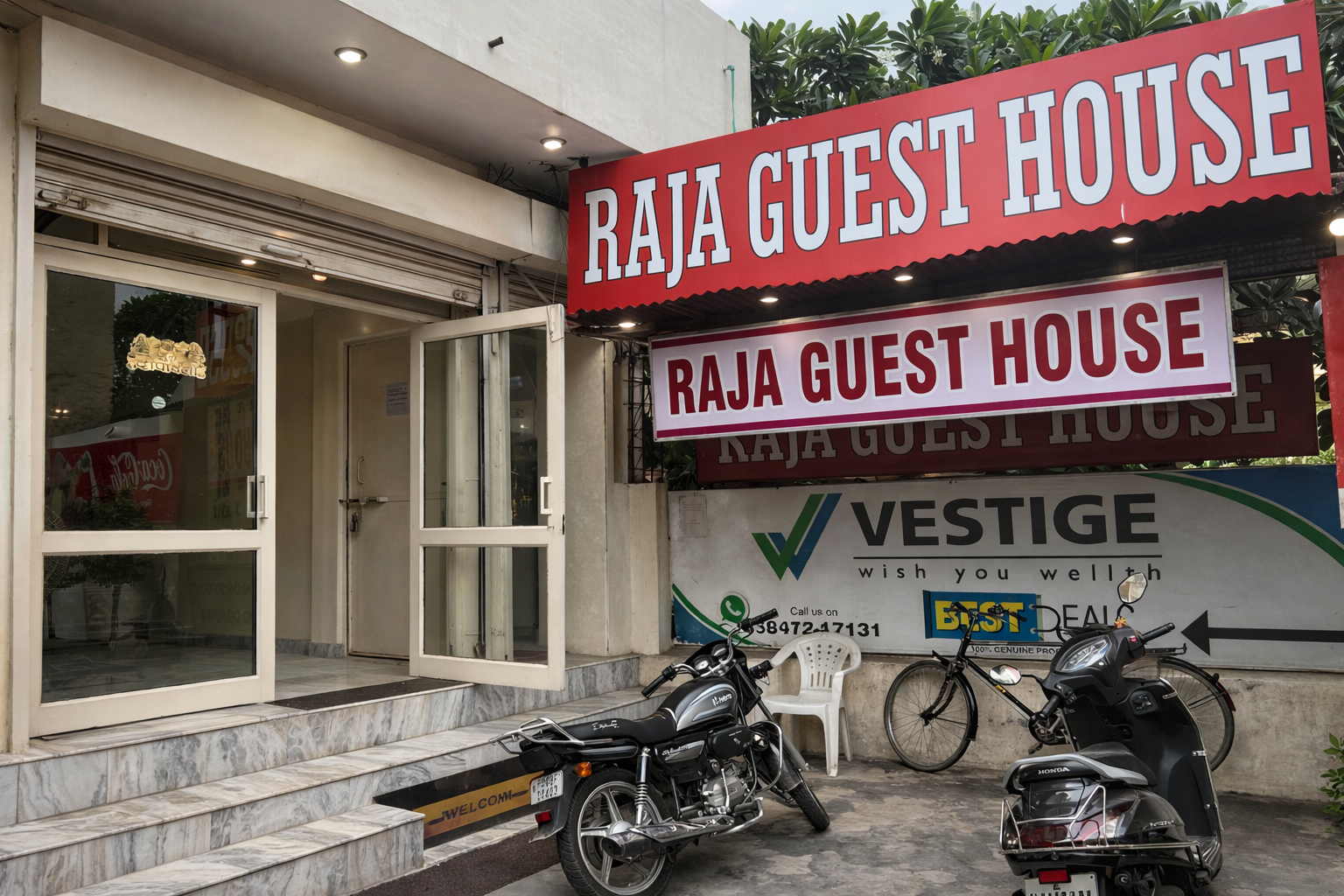 Raja Guest House, Near Railway Station 
